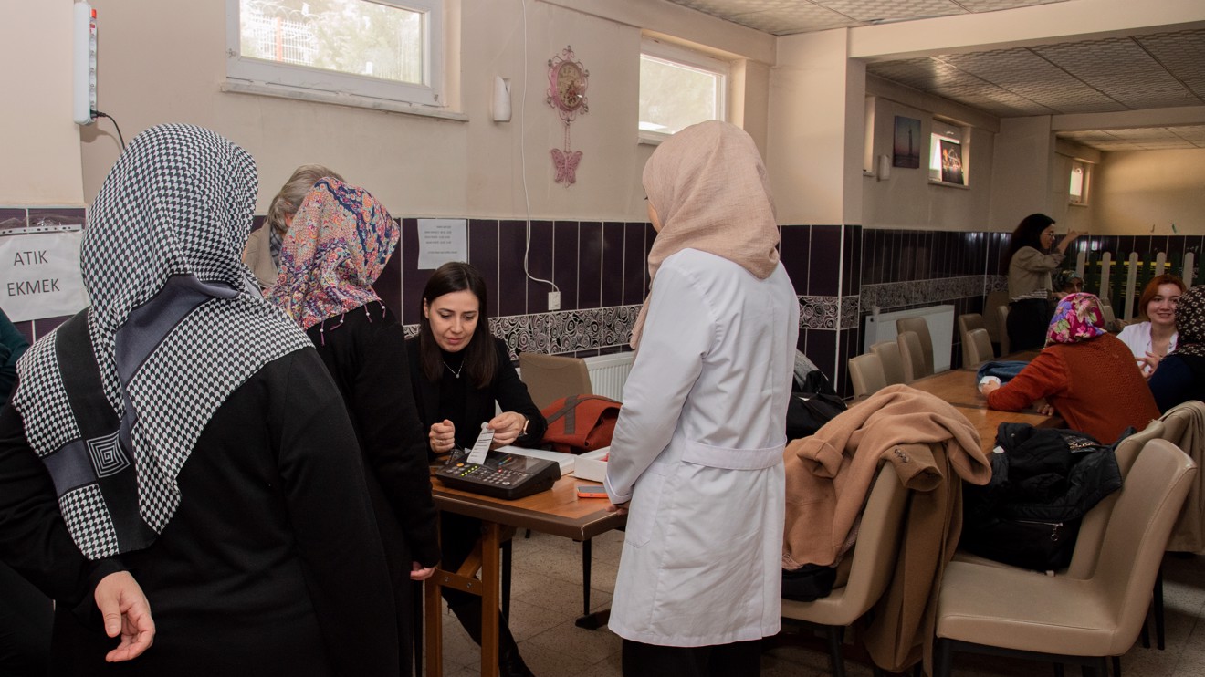 Selçuk Üniversitesi, ‘Sağlıklı Beslenme’ etkinliğinde afetzedelerle buluştu